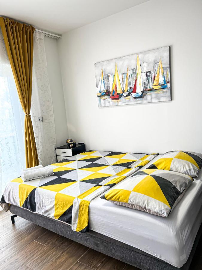 San-Studio Apartment Dugi Rat Dış mekan fotoğraf