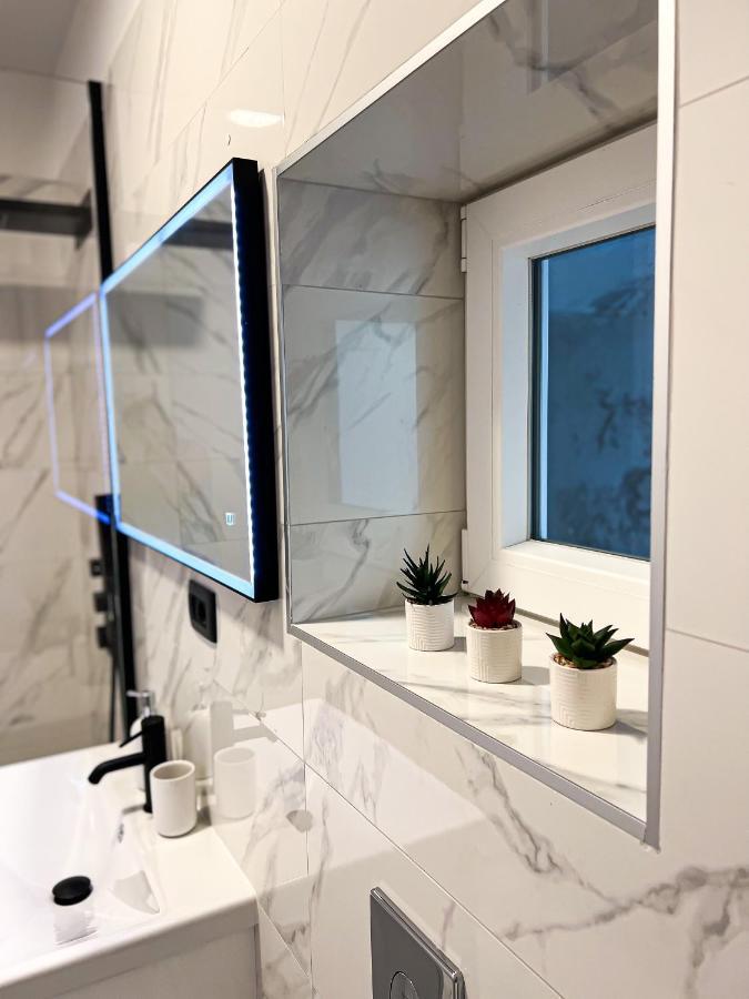 San-Studio Apartment Dugi Rat Dış mekan fotoğraf