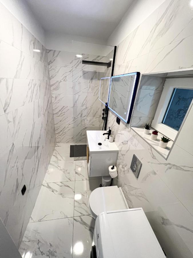 San-Studio Apartment Dugi Rat Dış mekan fotoğraf