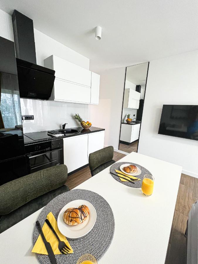 San-Studio Apartment Dugi Rat Dış mekan fotoğraf